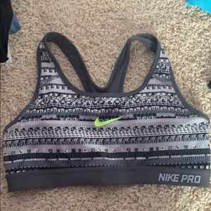 Nike pro sports bra